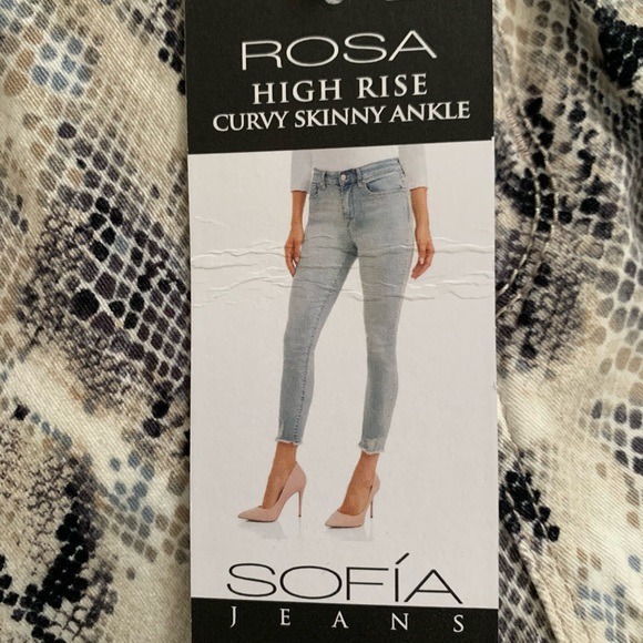 NWT Sofia Vergara Women’s snake skin print skinny jeans NWT SIZE 8 - Picture 3 of 7